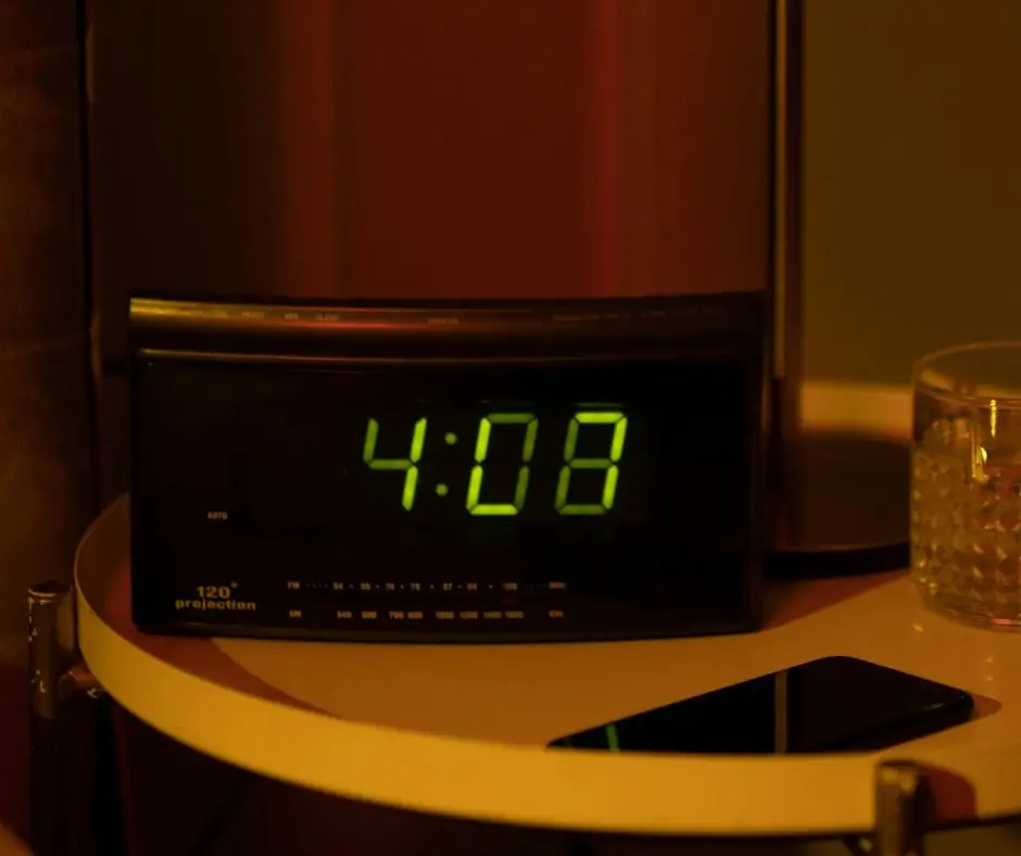 clock showing how late insomnia can keep you up